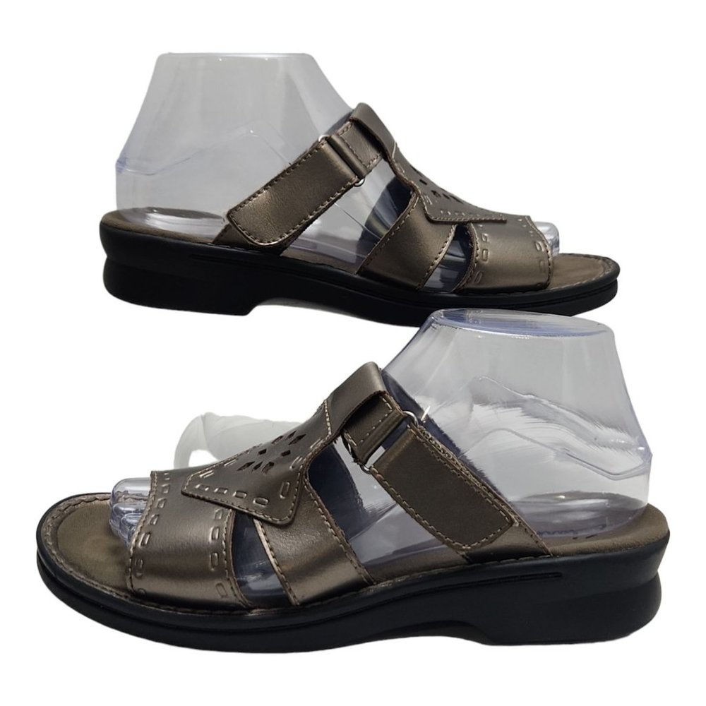 Clarks Slip On Sandal womens Shoe Size 7 Hook/Loop Strap Pewter Leather Upper